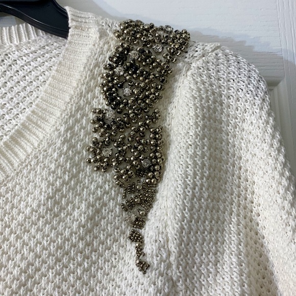 White knit sweater with beaded accent - Picture 3 of 4